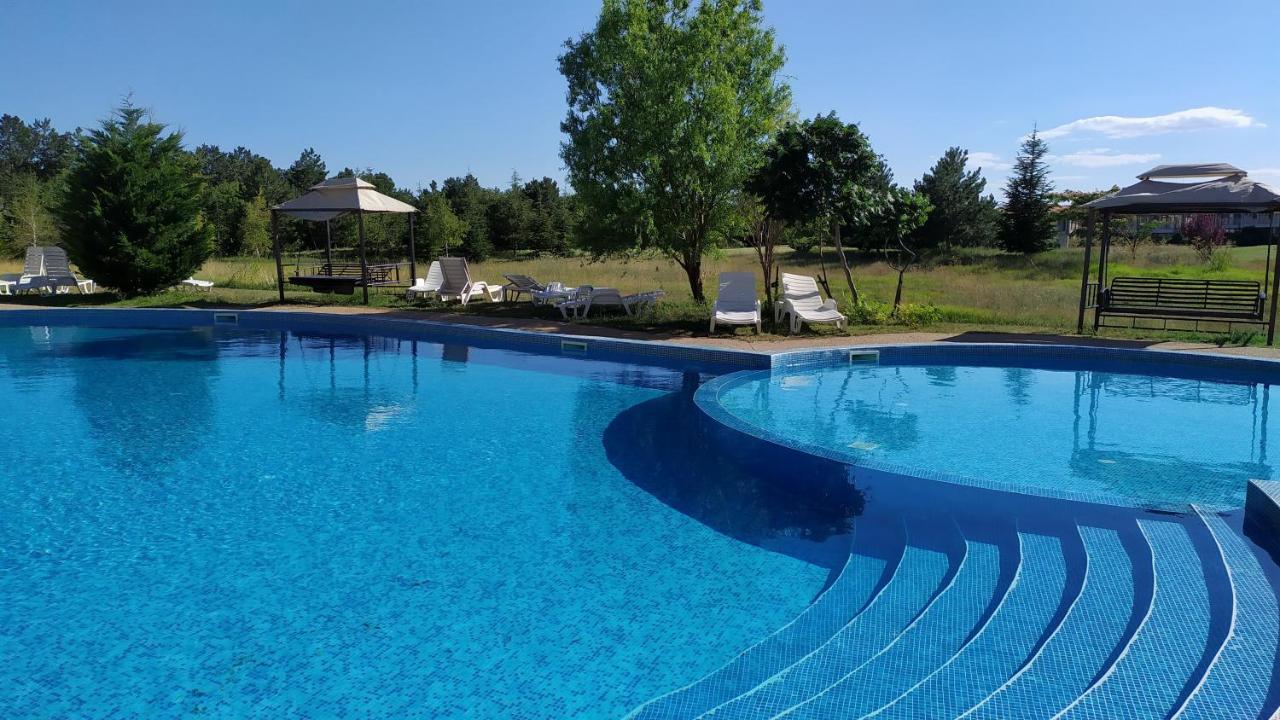 Lighthouse Golf Private Villa Lake View Balchik Bagian luar foto