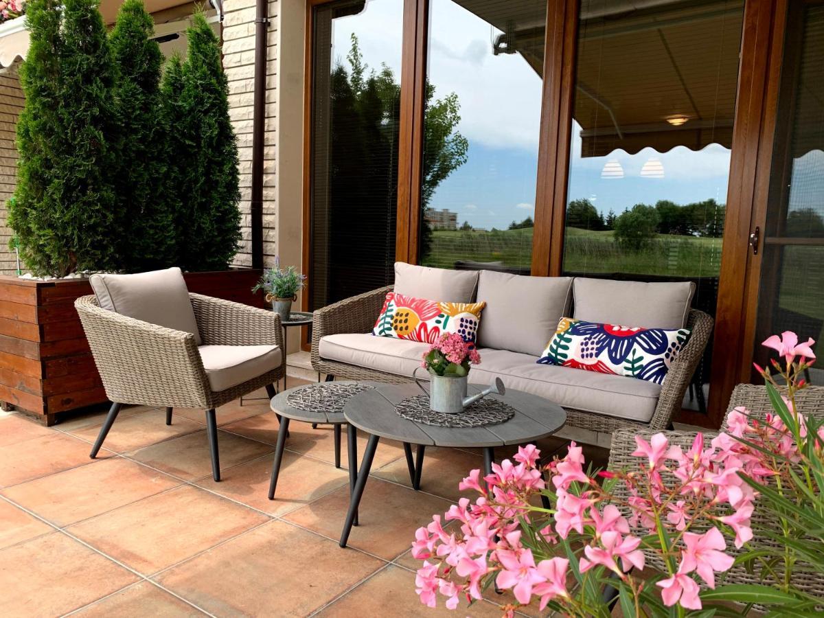 Lighthouse Golf Private Villa Lake View Balchik Bagian luar foto