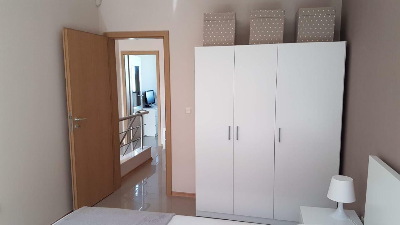 Lighthouse Golf Private Villa Lake View Balchik Bagian luar foto