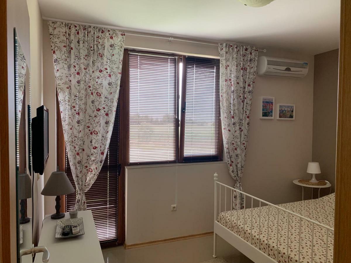 Lighthouse Golf Private Villa Lake View Balchik Bagian luar foto